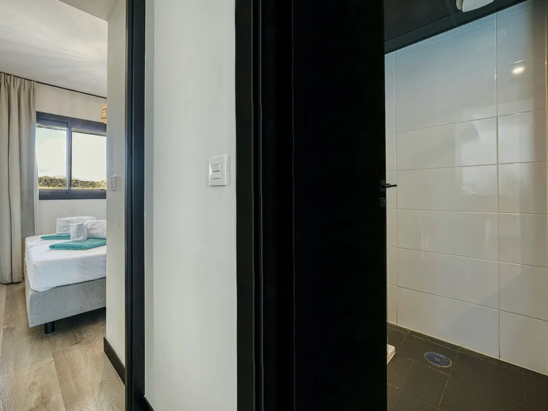 Luxury Ground-Floor  4 pers.  Loft / 1-bedroom Apartment with Panoramic Sea & Mountain Views –