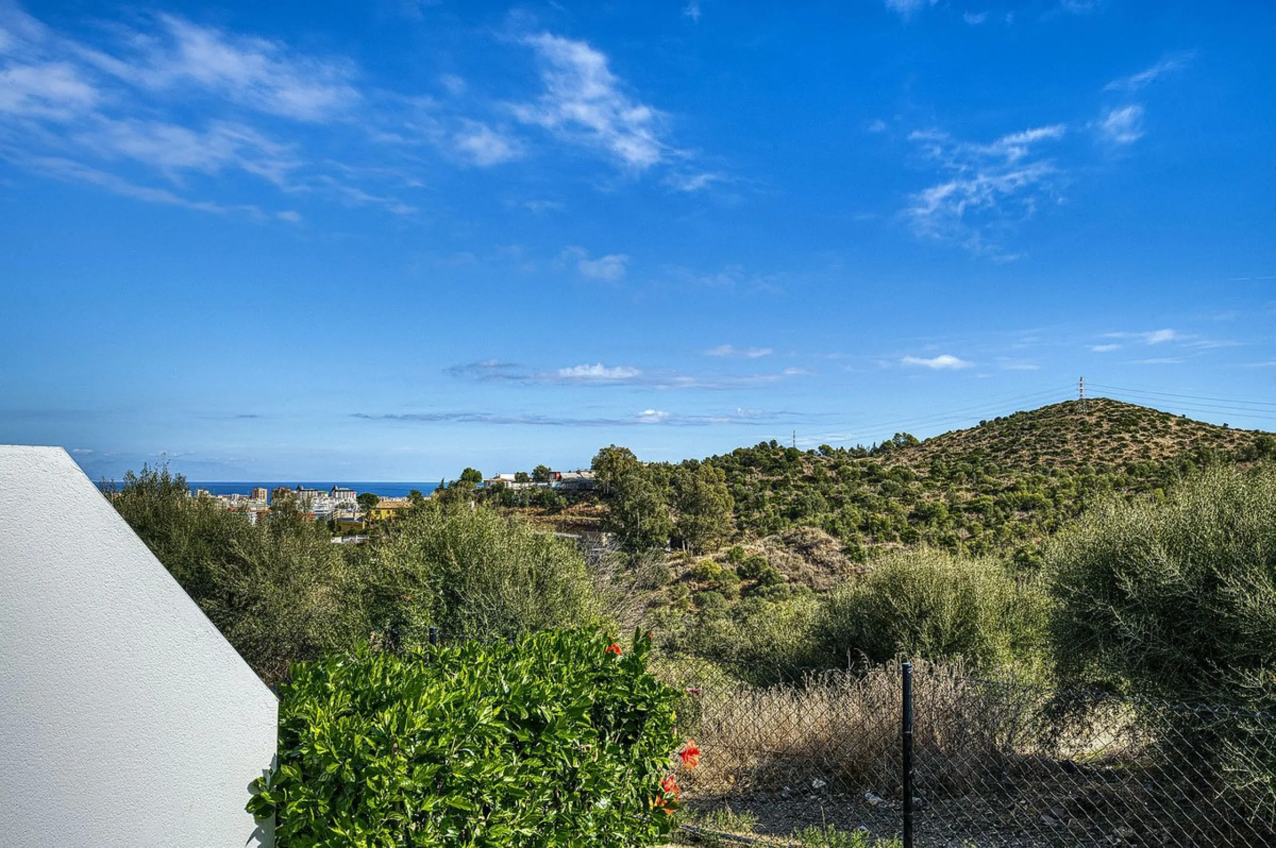 Luxury Ground-Floor  4 pers.  Loft / 1-bedroom Apartment with Panoramic Sea & Mountain Views –