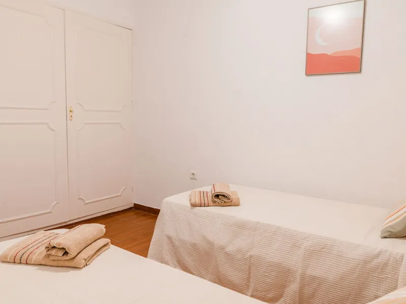 Apartment - Middle Floor Apartment в продаже в Benalmadena, Málaga. В доме 3 спален и 2 ванных комнат. Площадь дома 136 м²