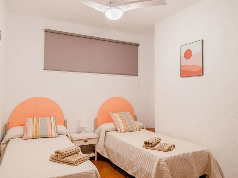 Apartment - Middle Floor Apartment в продаже в Benalmadena, Málaga. В доме 3 спален и 2 ванных комнат. Площадь дома 136 м²