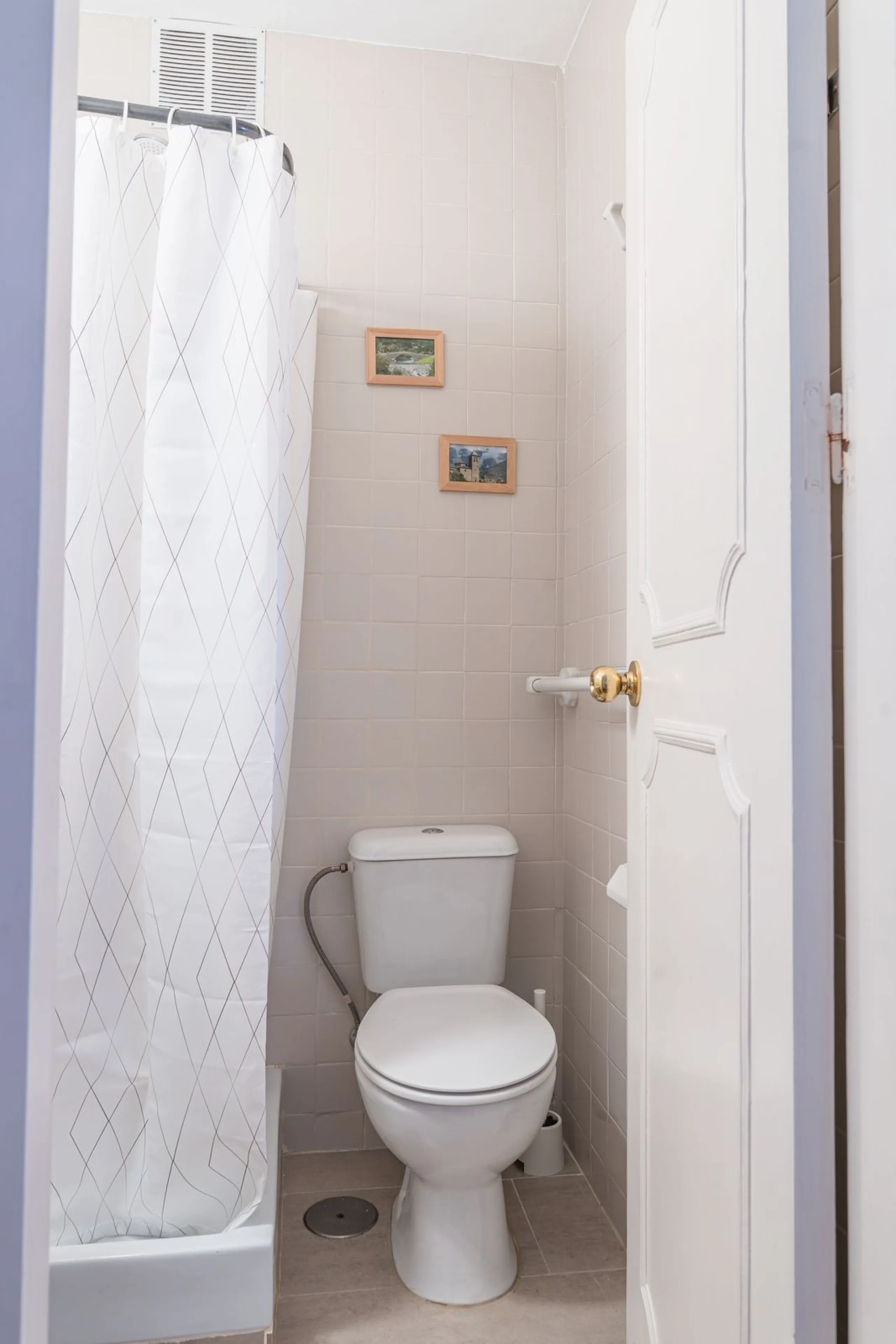 Apartment - Middle Floor Apartment в продаже в Benalmadena, Málaga. В доме 3 спален и 2 ванных комнат. Площадь дома 136 м²