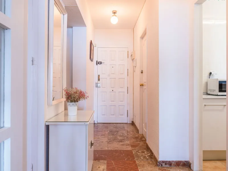 Apartment - Middle Floor Apartment в продаже в Benalmadena, Málaga. В доме 3 спален и 2 ванных комнат. Площадь дома 136 м²