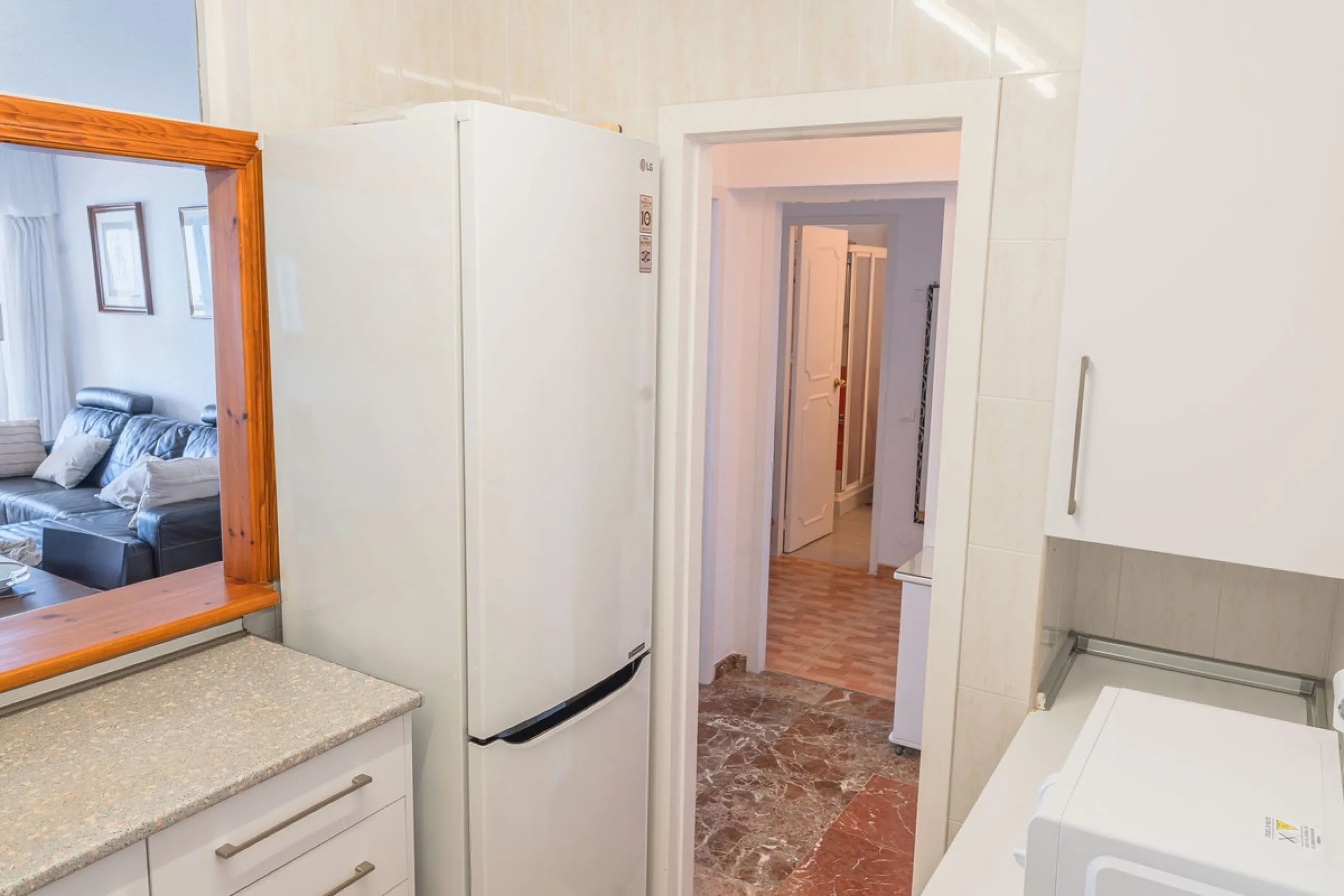 Apartment - Middle Floor Apartment в продаже в Benalmadena, Málaga. В доме 3 спален и 2 ванных комнат. Площадь дома 136 м²