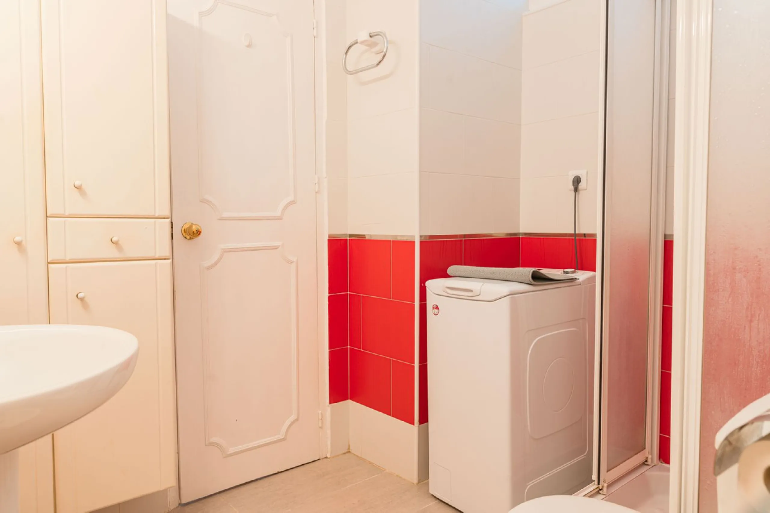 Apartment - Middle Floor Apartment в продаже в Benalmadena, Málaga. В доме 3 спален и 2 ванных комнат. Площадь дома 136 м²