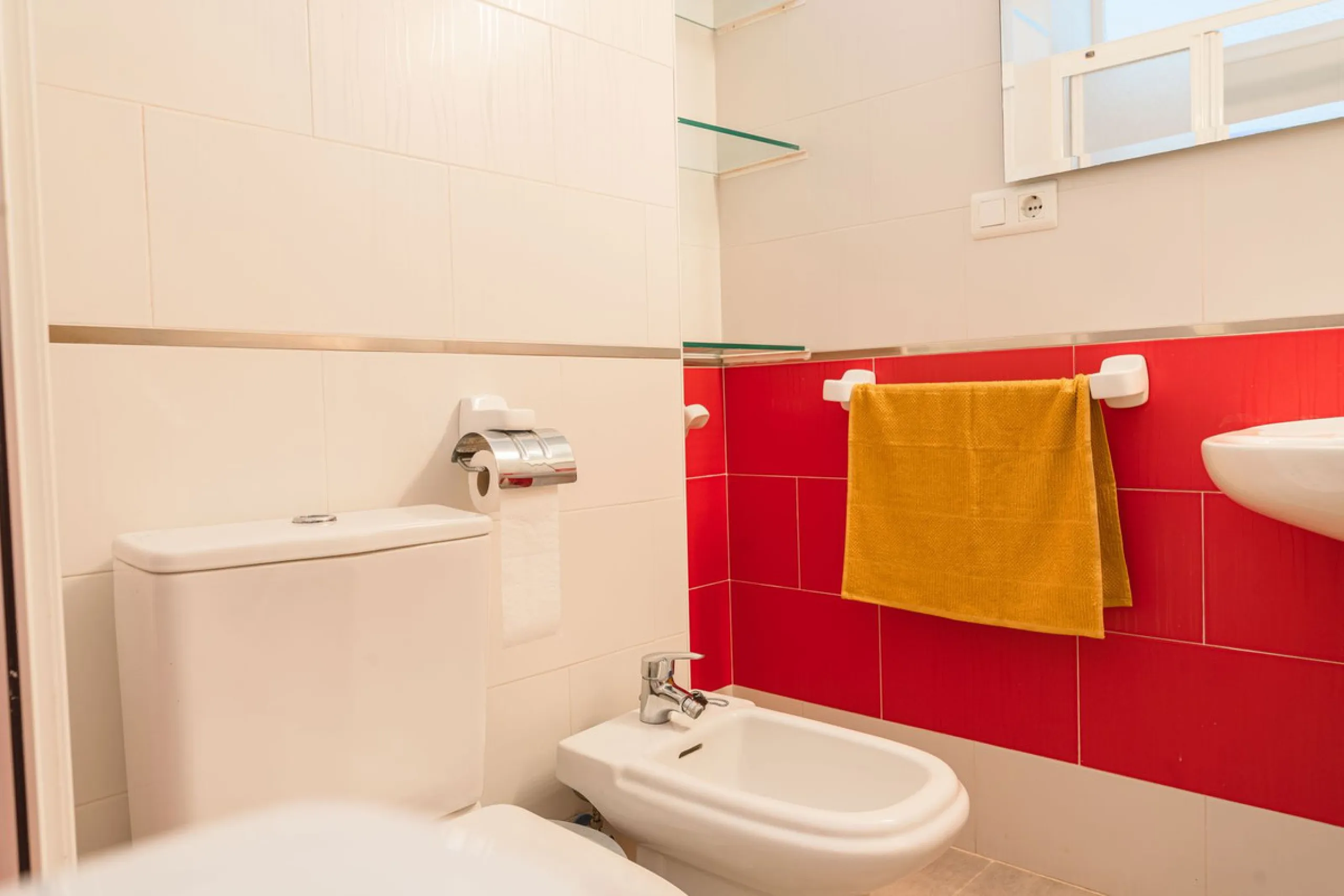 Apartment - Middle Floor Apartment в продаже в Benalmadena, Málaga. В доме 3 спален и 2 ванных комнат. Площадь дома 136 м²