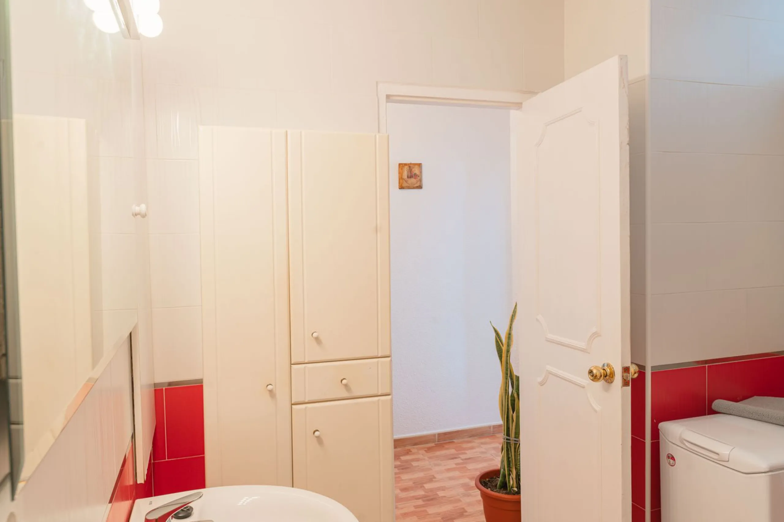 Apartment - Middle Floor Apartment в продаже в Benalmadena, Málaga. В доме 3 спален и 2 ванных комнат. Площадь дома 136 м²