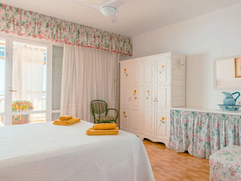Apartment - Middle Floor Apartment в продаже в Benalmadena, Málaga. В доме 3 спален и 2 ванных комнат. Площадь дома 136 м²