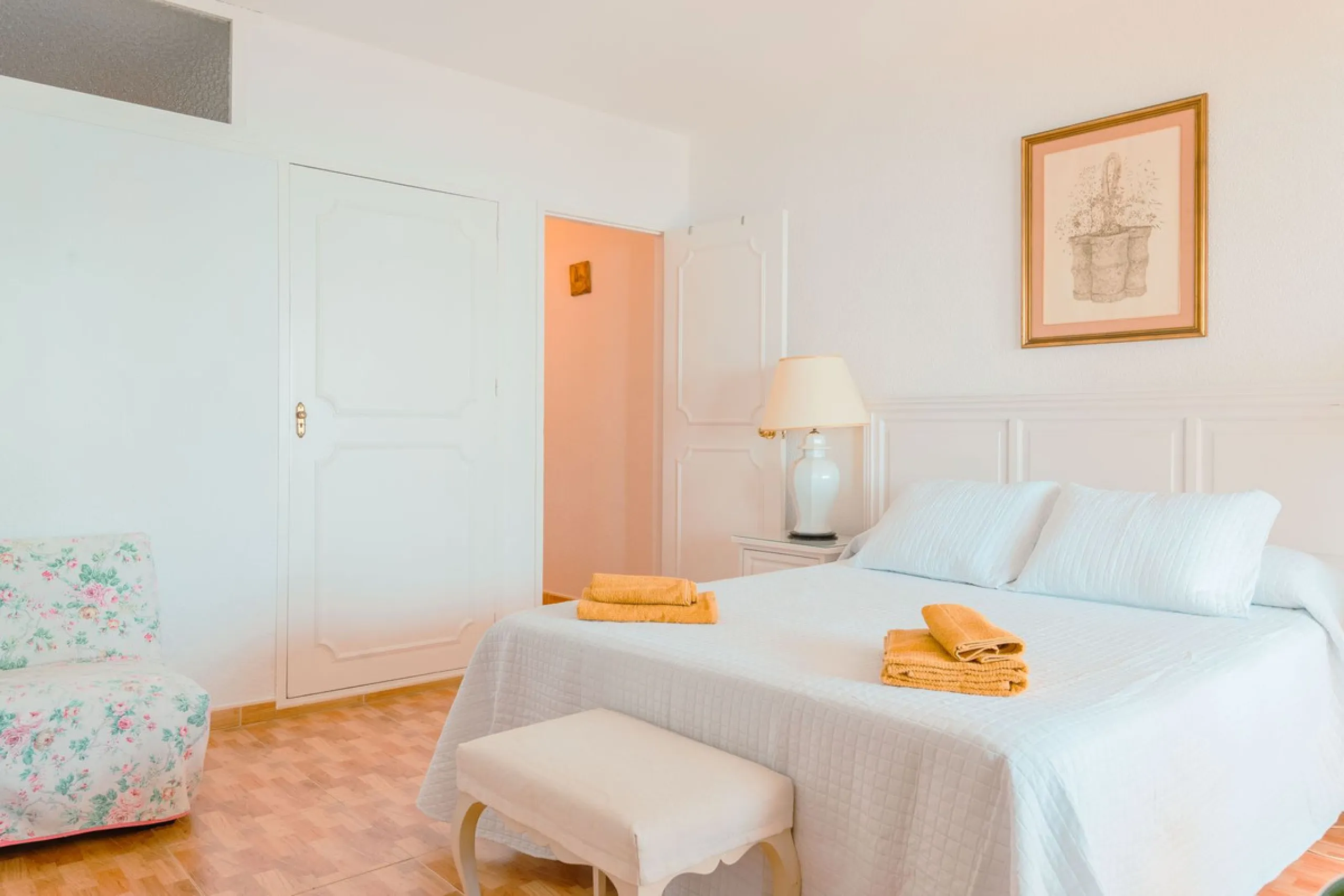 Apartment - Middle Floor Apartment в продаже в Benalmadena, Málaga. В доме 3 спален и 2 ванных комнат. Площадь дома 136 м²