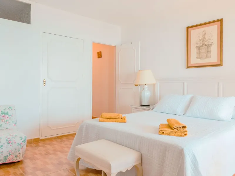 Apartment - Middle Floor Apartment в продаже в Benalmadena, Málaga. В доме 3 спален и 2 ванных комнат. Площадь дома 136 м²
