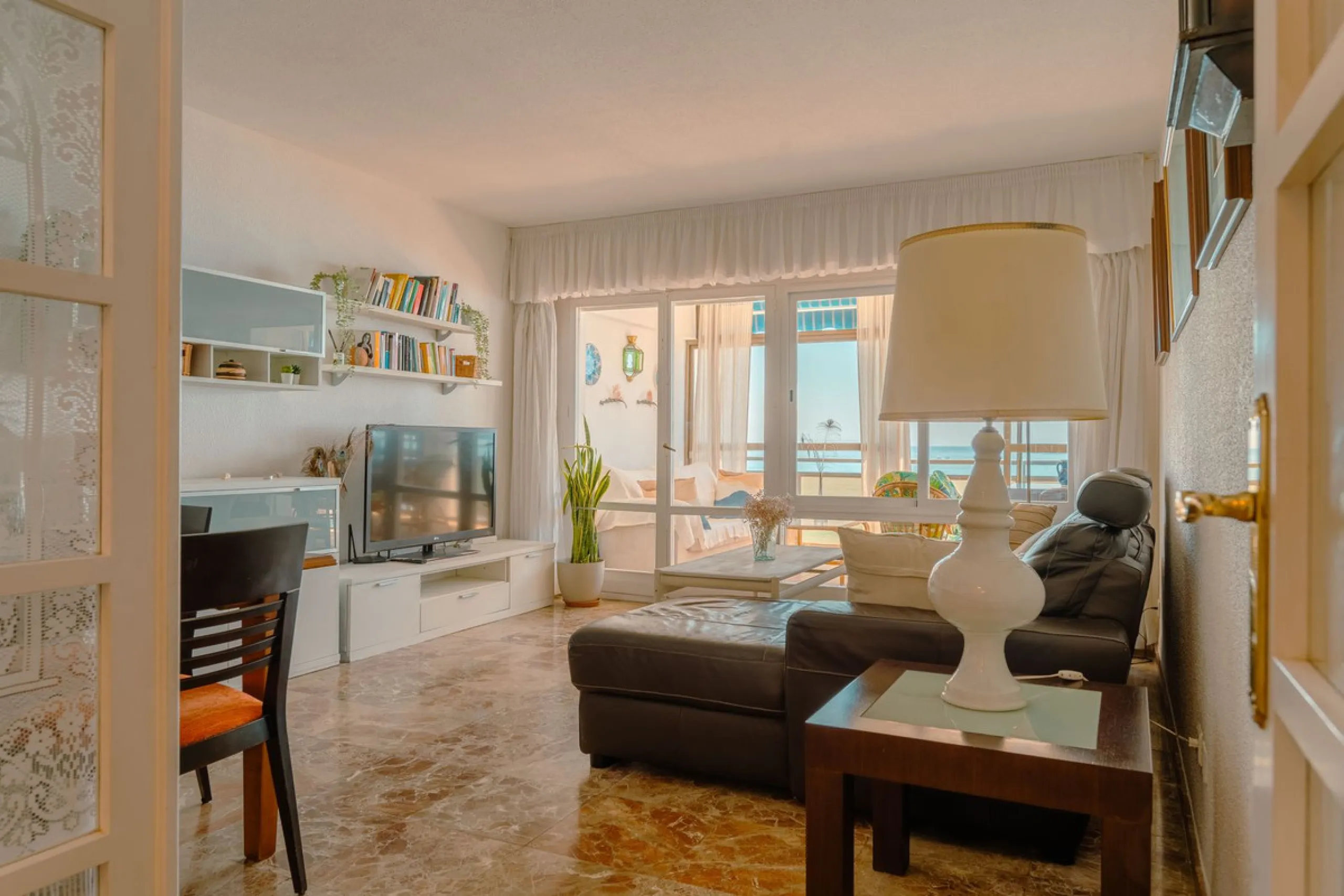 Apartment - Middle Floor Apartment в продаже в Benalmadena, Málaga. В доме 3 спален и 2 ванных комнат. Площадь дома 136 м²