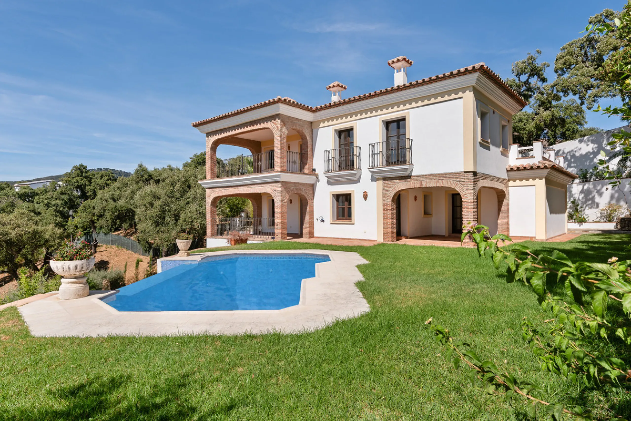 Impressive villa in the hills of Casares with space, privacy and incredible views.