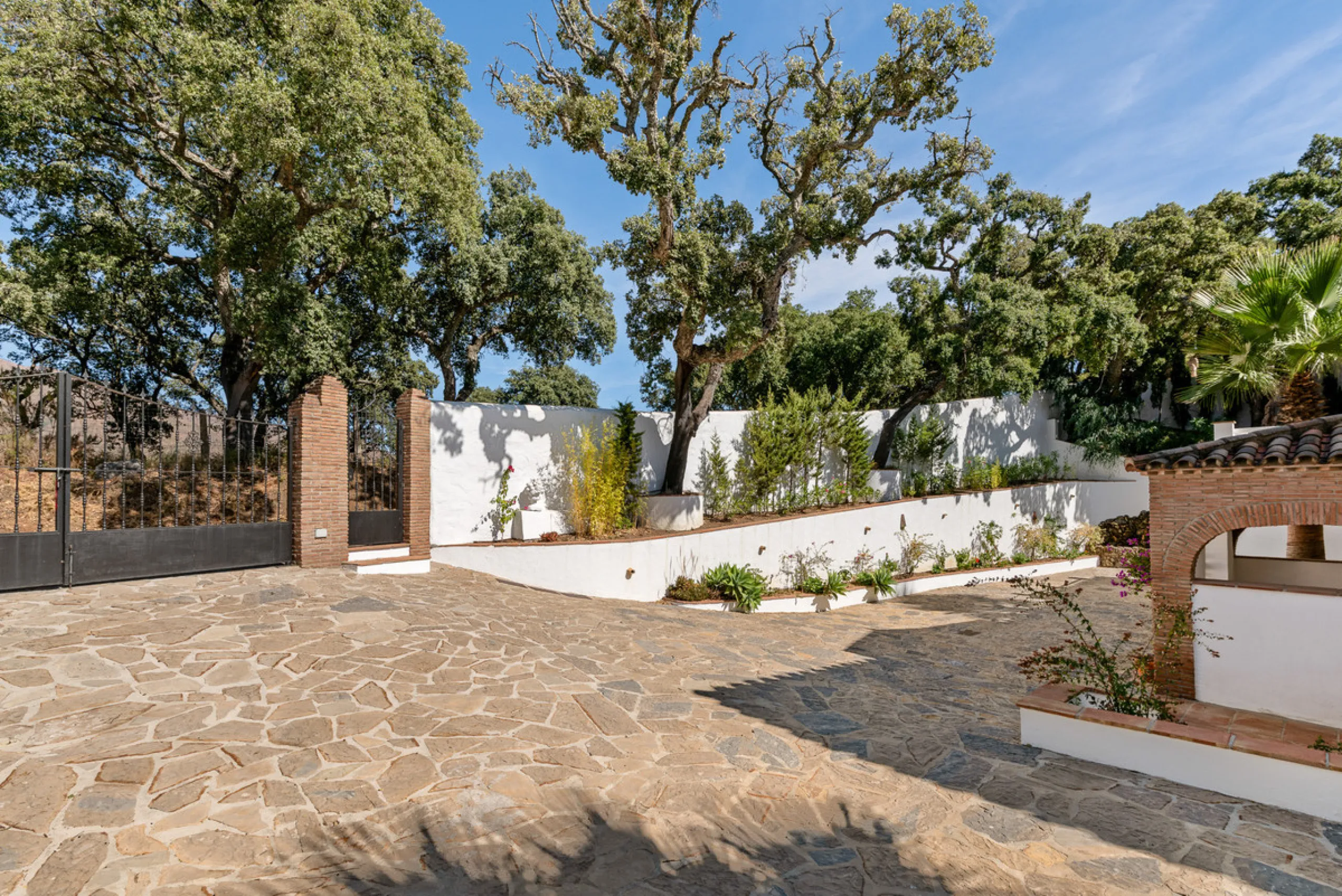 Impressive villa in the hills of Casares with space, privacy and incredible views.