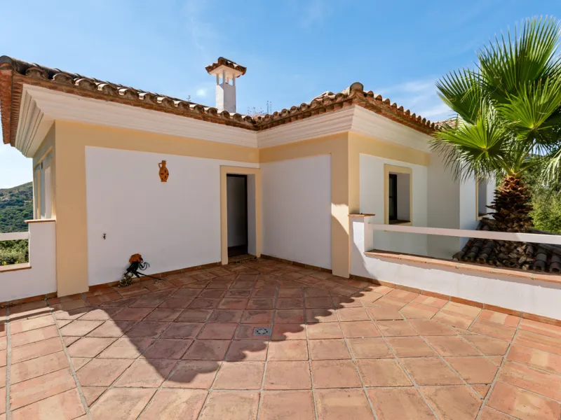 Impressive villa in the hills of Casares with space, privacy and incredible views.