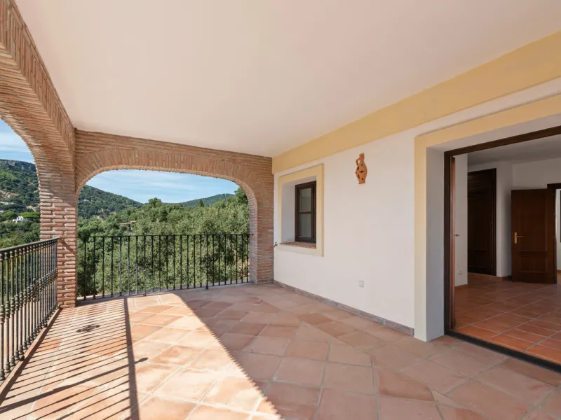 Impressive villa in the hills of Casares with space, privacy and incredible views.