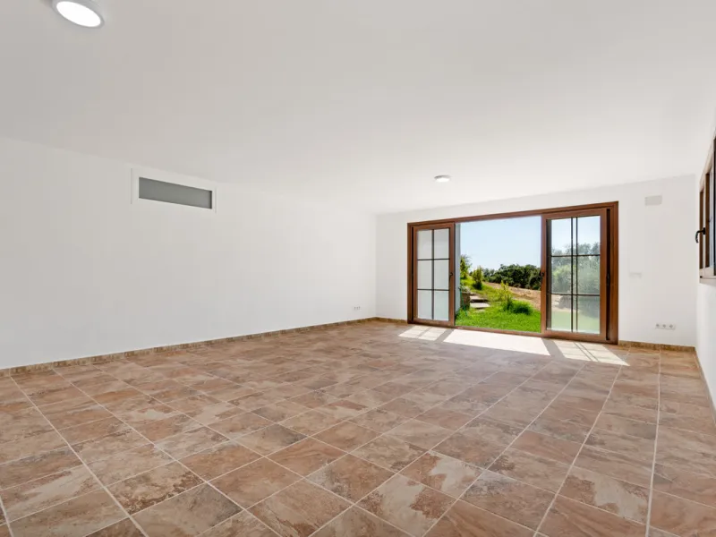 Impressive villa in the hills of Casares with space, privacy and incredible views.