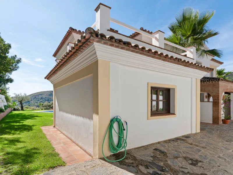 Impressive villa in the hills of Casares with space, privacy and incredible views.