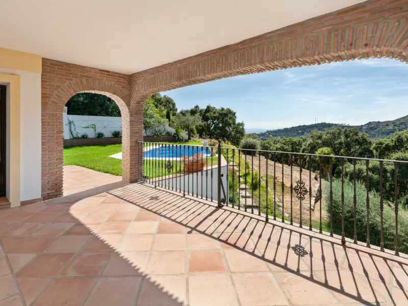 Impressive villa in the hills of Casares with space, privacy and incredible views.
