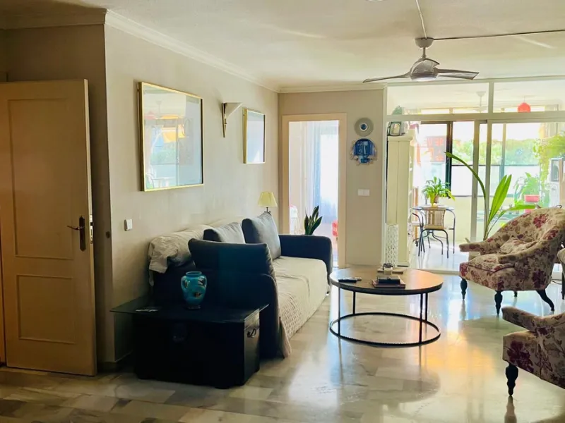 Apartment - Middle Floor Apartment в продаже в Marbella, Málaga. В доме 3 спален и 2 ванных комнат. Площадь дома 117 м²