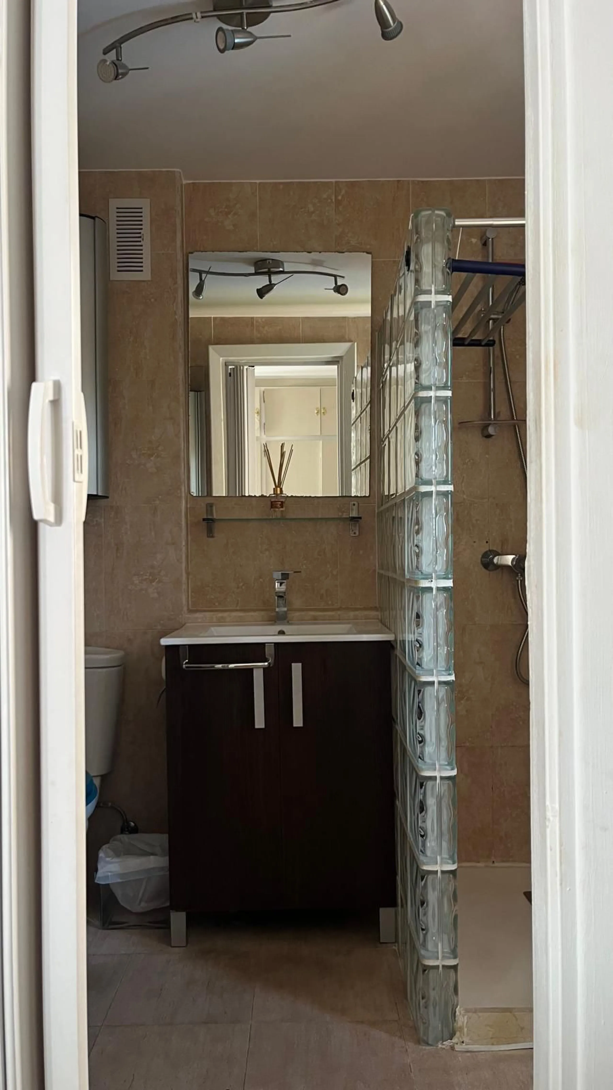 Apartment - Middle Floor Apartment в продаже в Marbella, Málaga. В доме 3 спален и 2 ванных комнат. Площадь дома 117 м²