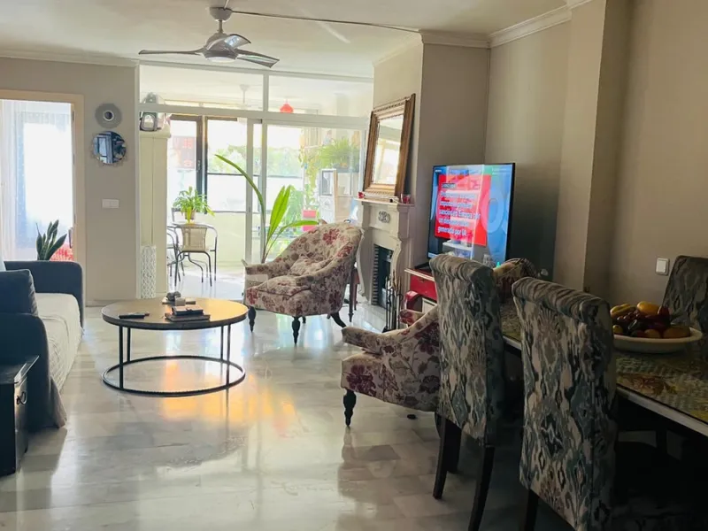 Apartment - Middle Floor Apartment в продаже в Marbella, Málaga. В доме 3 спален и 2 ванных комнат. Площадь дома 117 м²