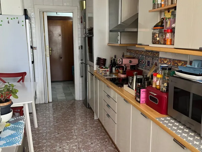 Apartment - Middle Floor Apartment в продаже в Marbella, Málaga. В доме 3 спален и 2 ванных комнат. Площадь дома 117 м²