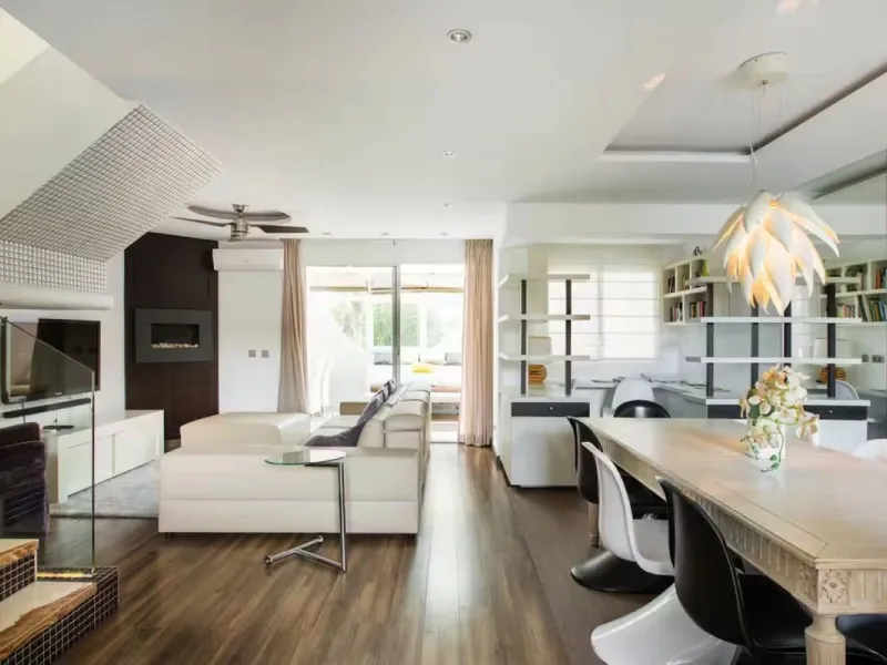House - Townhouse в продаже в Marbella, Málaga. В доме 5 спален и 3 ванных комнат. Площадь дома 166 м². Площадь участка 16 м²