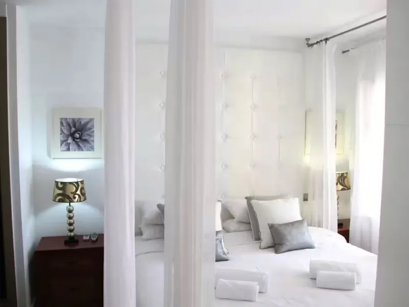 Stunning 5-Bedroom Townhouse in Altos del Rodeo, Nueva Andalucía – Steps from Puerto Banús and the Beach