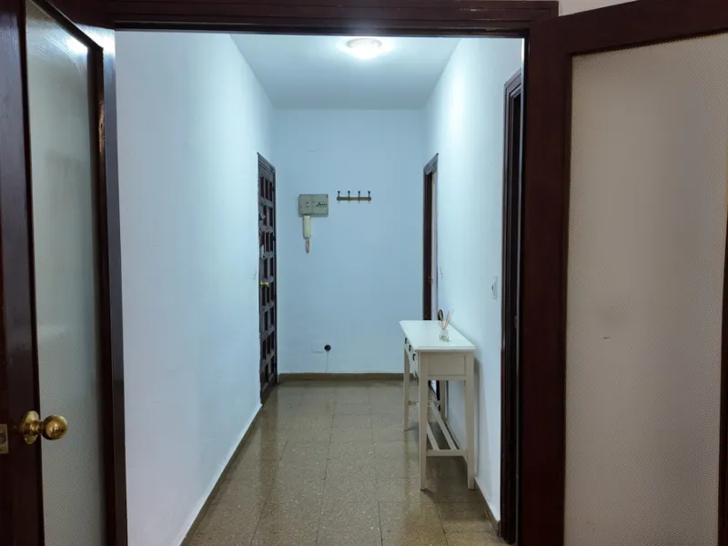 Apartment - Middle Floor Apartment в продаже в Marbella, Málaga. В доме 3 спален и 2 ванных комнат. Площадь дома 120 м²