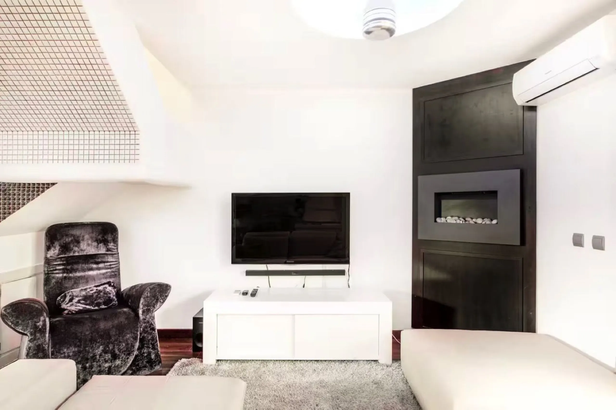 Stunning 5-Bedroom Townhouse in Altos del Rodeo, Nueva Andalucía – Steps from Puerto Banús and the Beach