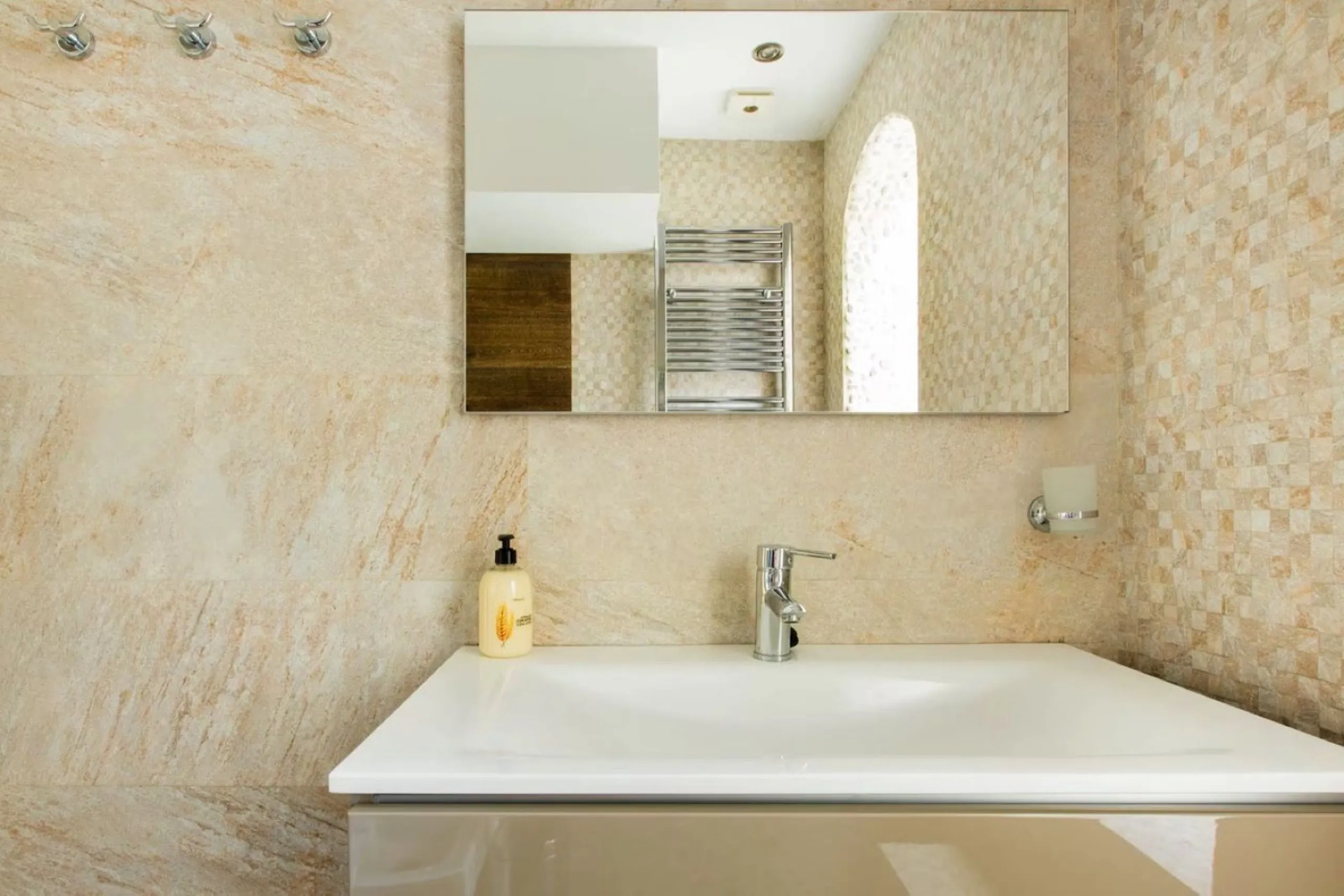 Stunning 5-Bedroom Townhouse in Altos del Rodeo, Nueva Andalucía – Steps from Puerto Banús and the Beach