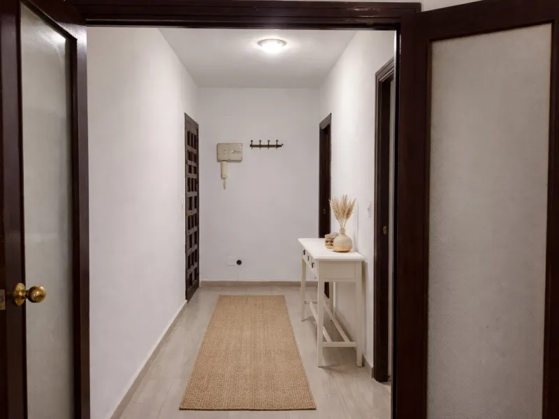 Apartment - Middle Floor Apartment в продаже в Marbella, Málaga. В доме 3 спален и 2 ванных комнат. Площадь дома 120 м²