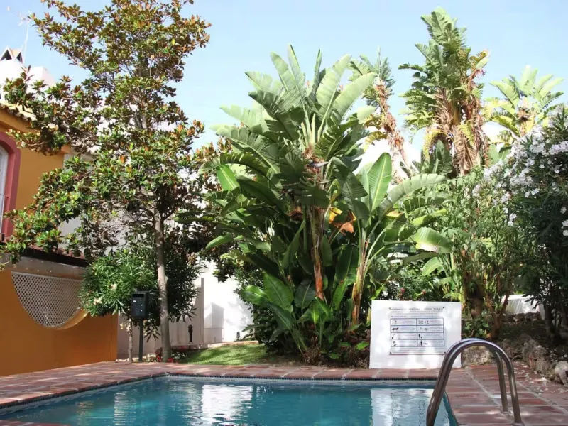 Stunning 5-Bedroom Townhouse in Altos del Rodeo, Nueva Andalucía – Steps from Puerto Banús and the Beach