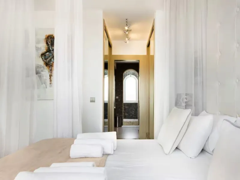 Stunning 5-Bedroom Townhouse in Altos del Rodeo, Nueva Andalucía – Steps from Puerto Banús and the Beach