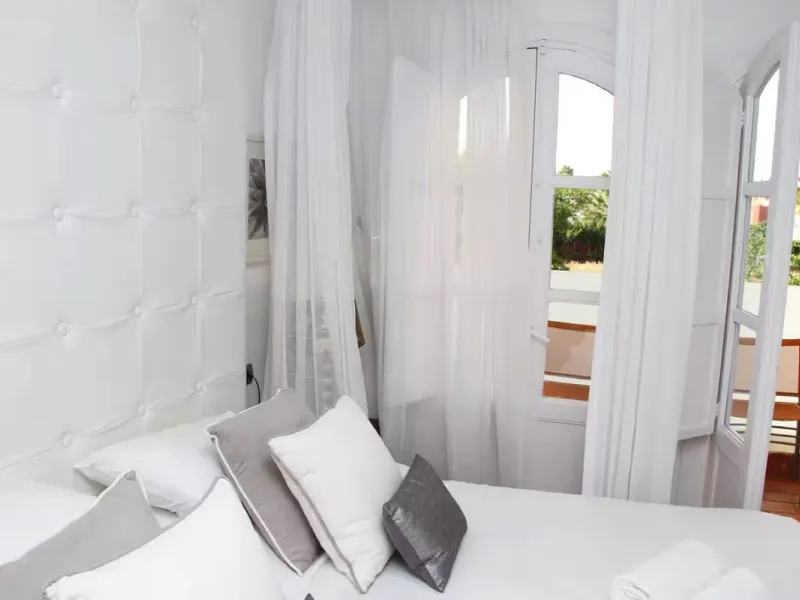 Stunning 5-Bedroom Townhouse in Altos del Rodeo, Nueva Andalucía – Steps from Puerto Banús and the Beach