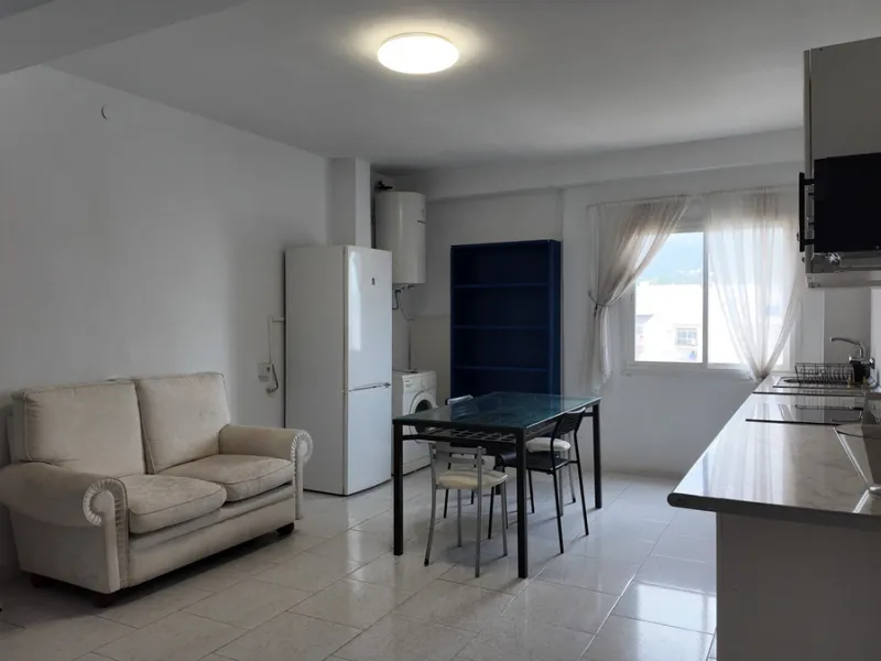 Apartment - Middle Floor Apartment в продаже в Marbella, Málaga. В доме 3 спален и 2 ванных комнат. Площадь дома 120 м²
