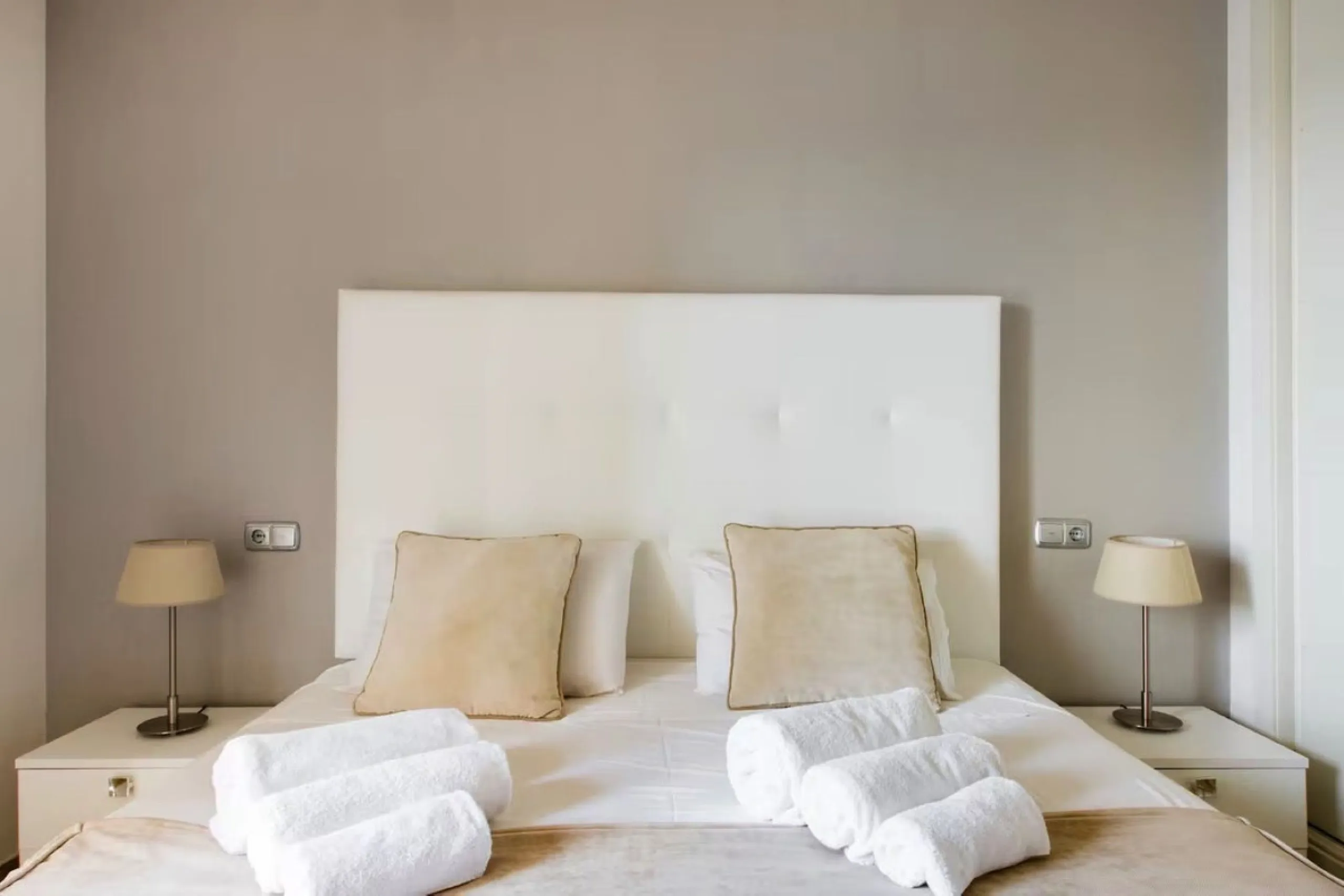 Stunning 5-Bedroom Townhouse in Altos del Rodeo, Nueva Andalucía – Steps from Puerto Banús and the Beach