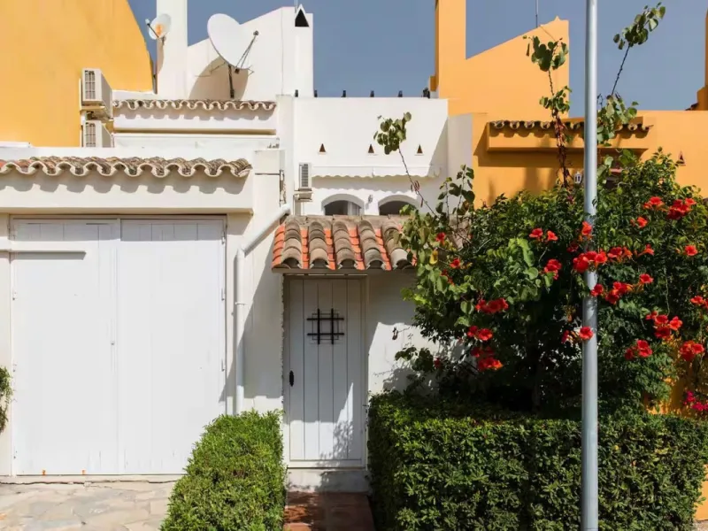 Stunning 5-Bedroom Townhouse in Altos del Rodeo, Nueva Andalucía – Steps from Puerto Banús and the Beach