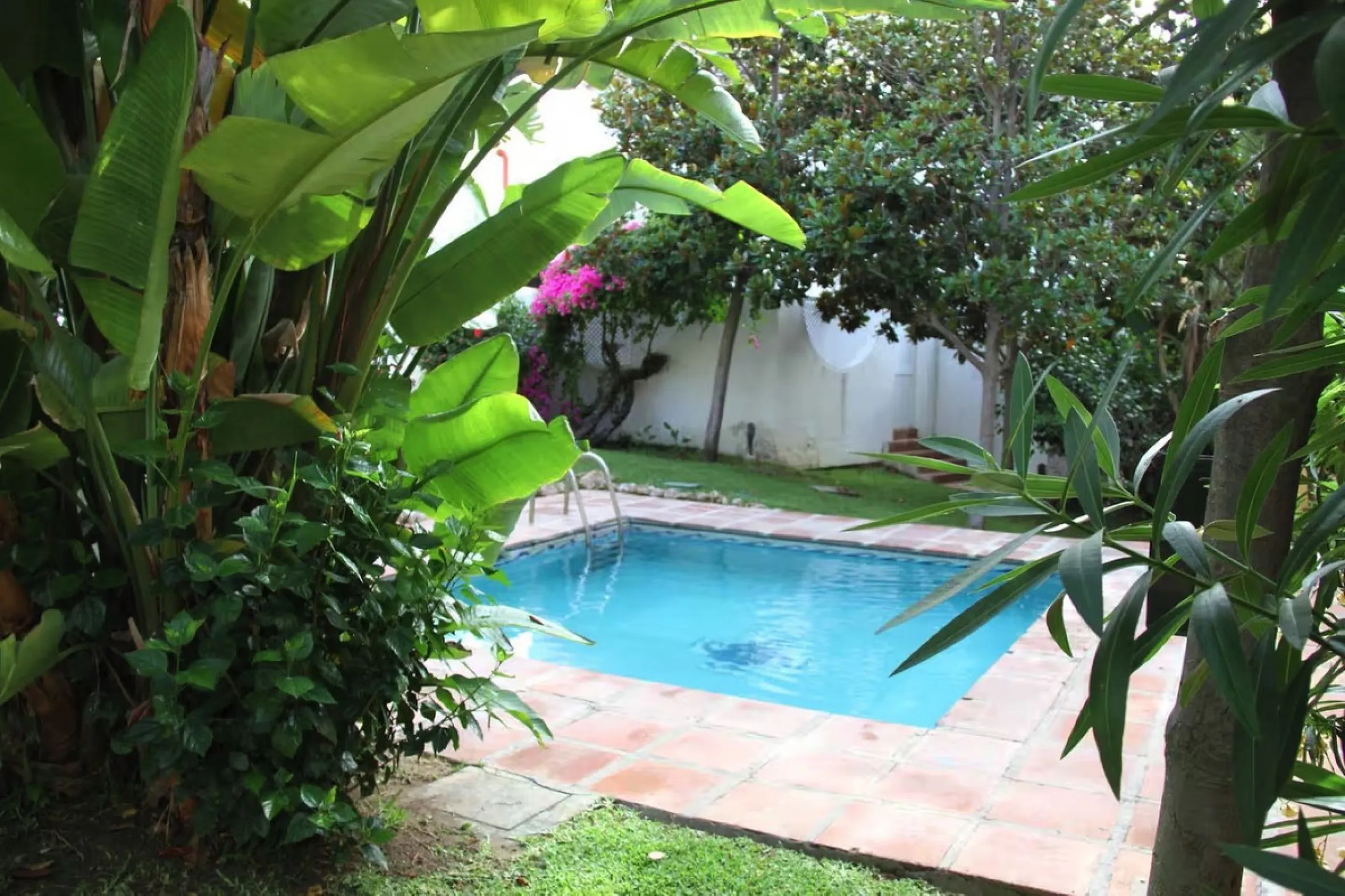 Stunning 5-Bedroom Townhouse in Altos del Rodeo, Nueva Andalucía – Steps from Puerto Banús and the Beach