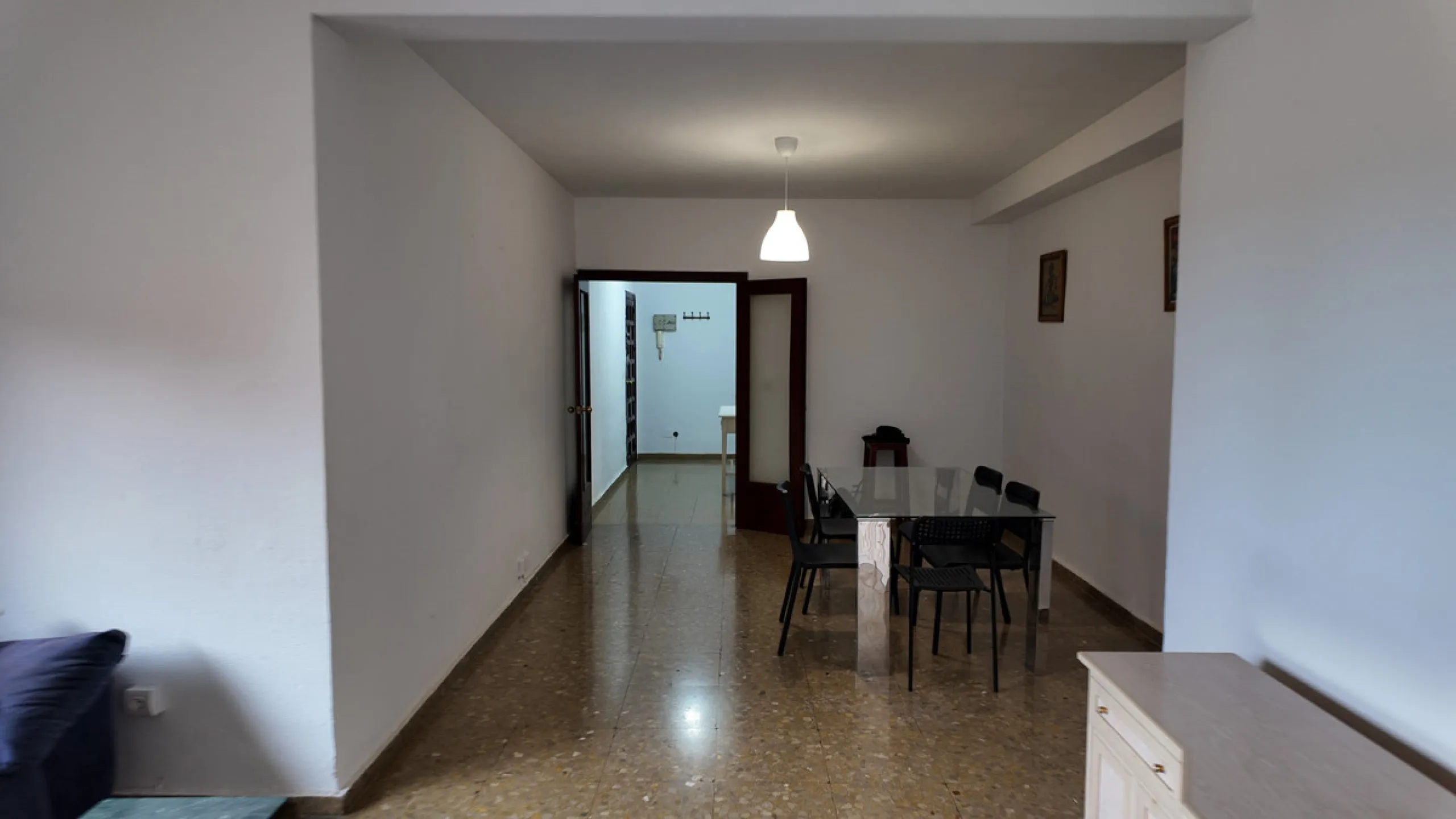 Apartment - Middle Floor Apartment в продаже в Marbella, Málaga. В доме 3 спален и 2 ванных комнат. Площадь дома 120 м²