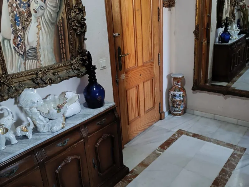 Apartment - Middle Floor Apartment в продаже в Manilva, Málaga. В доме 4 спален и 2 ванных комнат. Площадь дома 120 м²