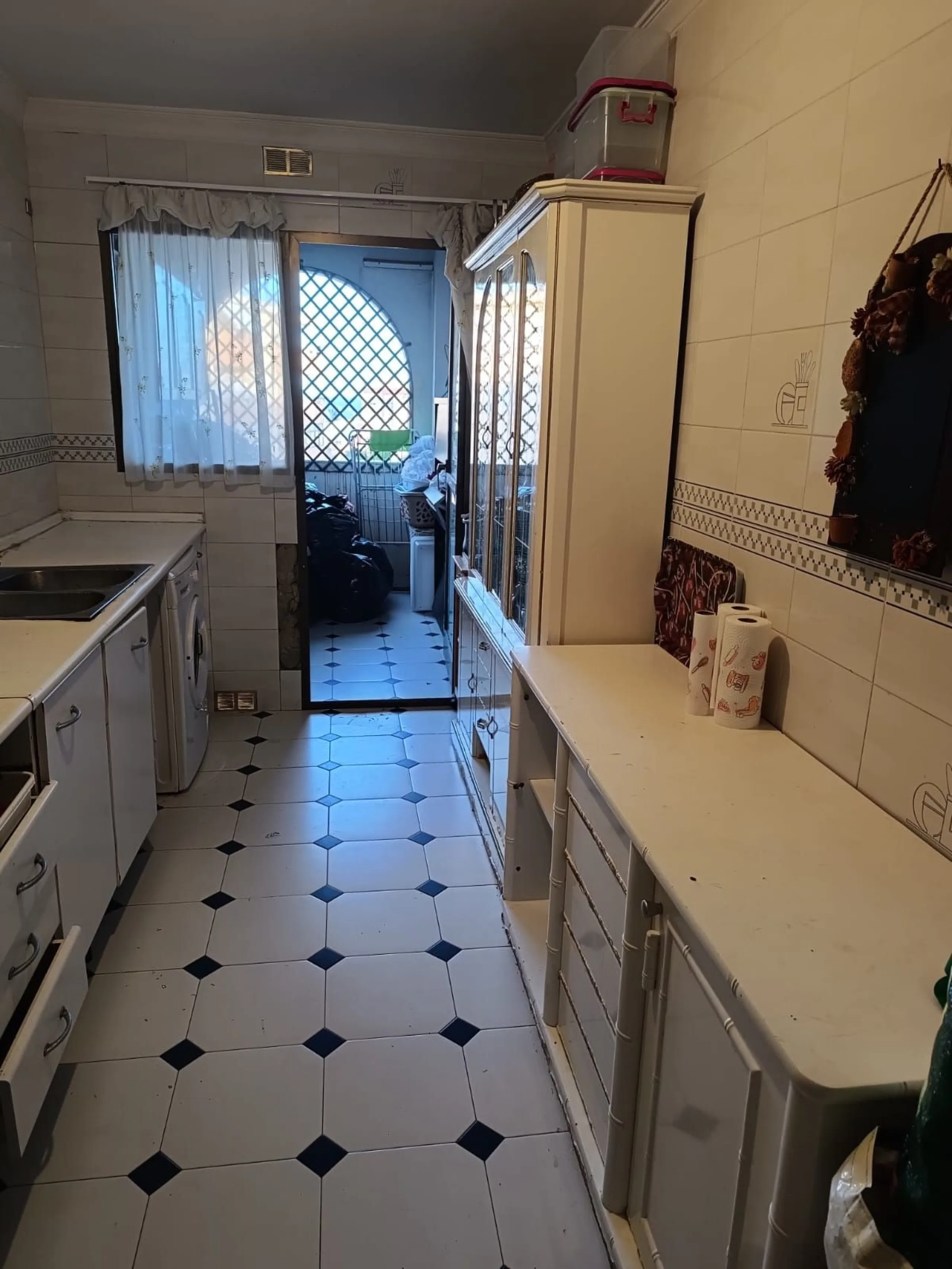 Apartment - Middle Floor Apartment в продаже в Manilva, Málaga. В доме 4 спален и 2 ванных комнат. Площадь дома 120 м²