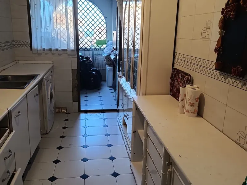 Apartment - Middle Floor Apartment в продаже в Manilva, Málaga. В доме 4 спален и 2 ванных комнат. Площадь дома 120 м²