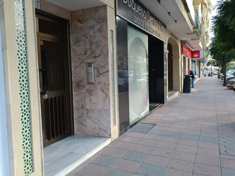 Apartment - Middle Floor Apartment в продаже в Manilva, Málaga. В доме 4 спален и 2 ванных комнат. Площадь дома 120 м²