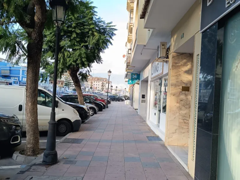 Apartment - Middle Floor Apartment в продаже в Manilva, Málaga. В доме 4 спален и 2 ванных комнат. Площадь дома 120 м²
