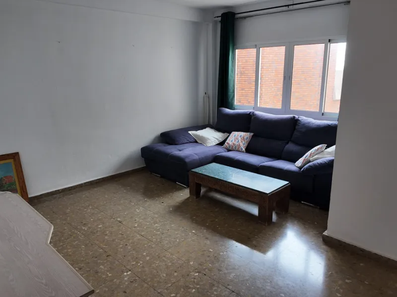 Apartment - Middle Floor Apartment в продаже в Marbella, Málaga. В доме 3 спален и 2 ванных комнат. Площадь дома 120 м²