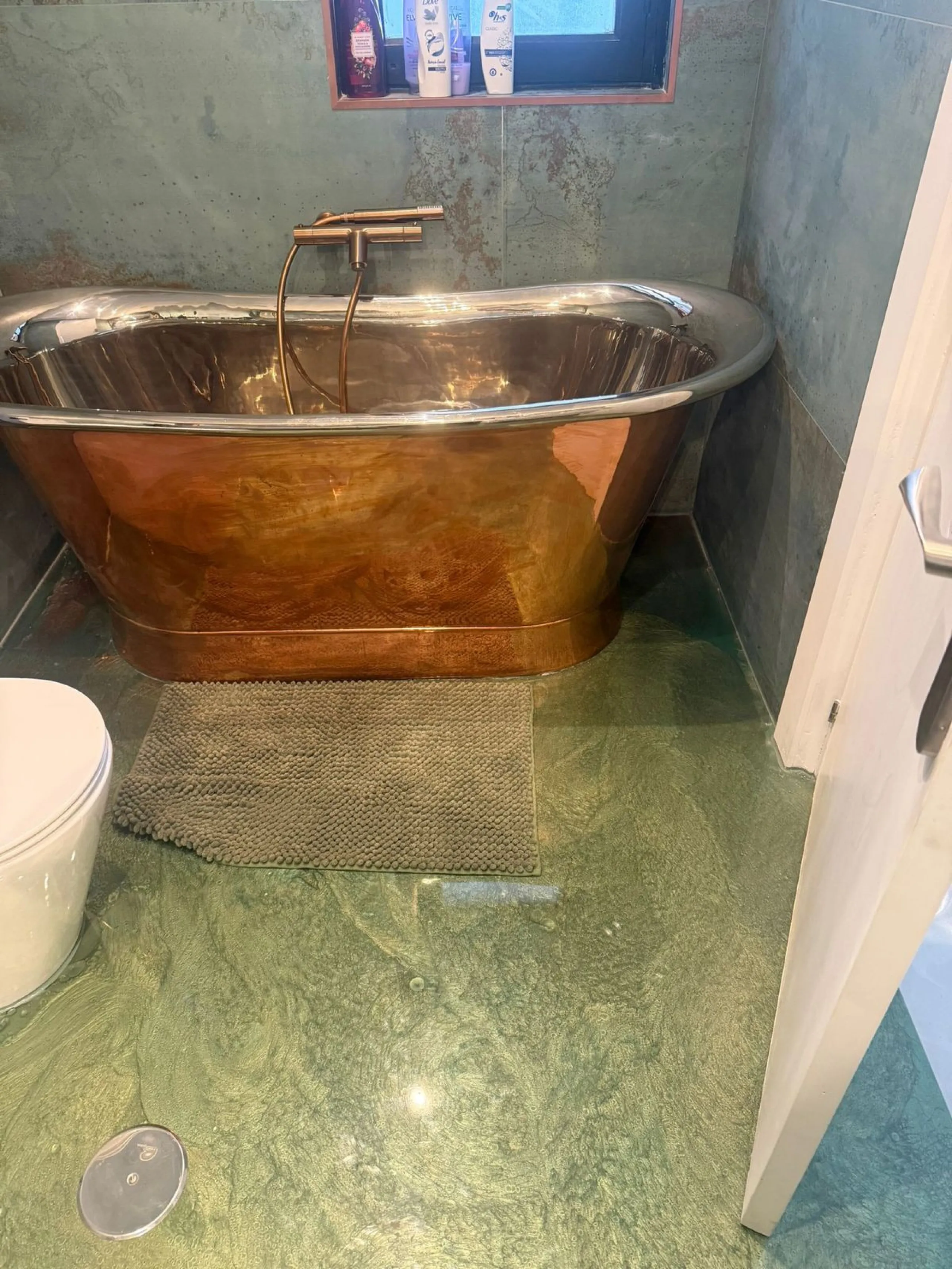 Apartment - Middle Floor Apartment в продаже в Benahavís, Málaga. В доме 2 спален и 2 ванных комнат. Площадь дома 90 м²