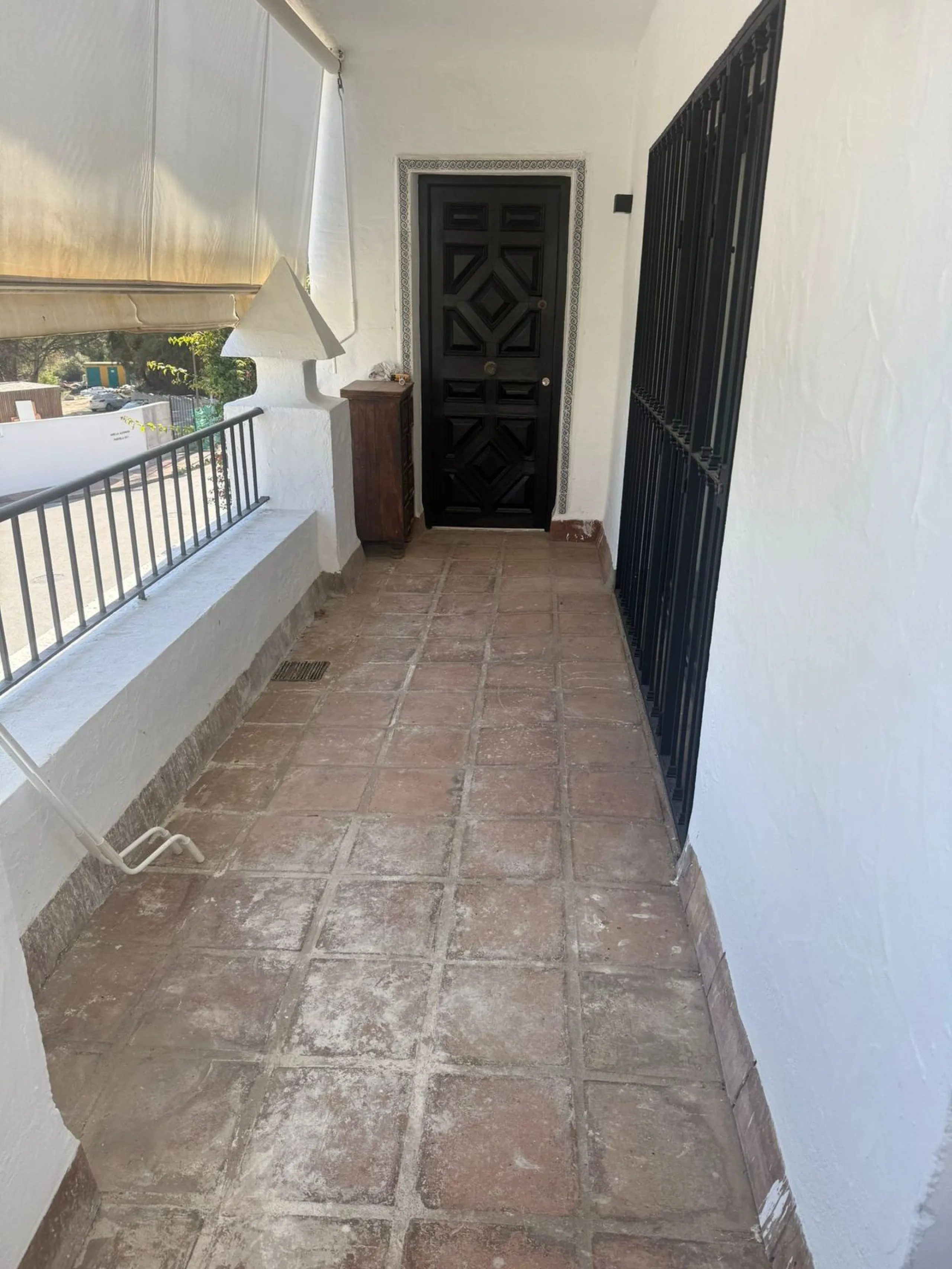 Apartment - Middle Floor Apartment в продаже в Benahavís, Málaga. В доме 2 спален и 2 ванных комнат. Площадь дома 90 м²