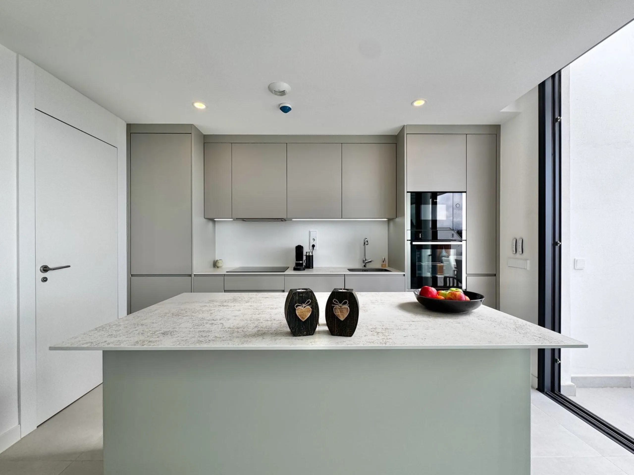 Apartment - Penthouse в продаже в Fuengirola, Málaga. В доме 2 спален и 2 ванных комнат. Площадь дома 87 м²