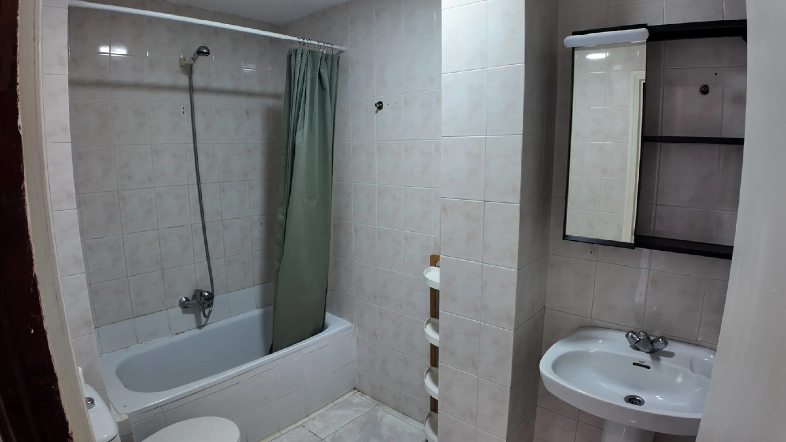 Apartment - Middle Floor Apartment в продаже в Marbella, Málaga. В доме 3 спален и 2 ванных комнат. Площадь дома 120 м²