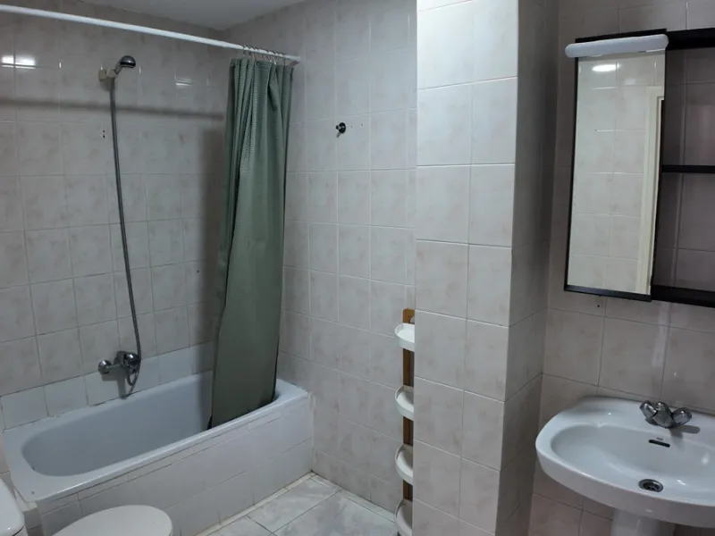 Apartment - Middle Floor Apartment в продаже в Marbella, Málaga. В доме 3 спален и 2 ванных комнат. Площадь дома 120 м²